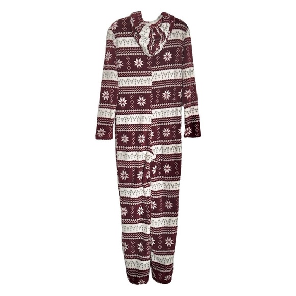 ๐บ Boohoo Fleece Burgundy Fair Isle One Piece Pajamas Size 4 Winter Snowflake - Picture 2 of 9